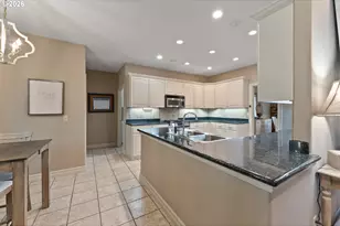 2402 NW Canterbury Dr, Roseburg, OR 97471 - Photo 6