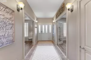 2402 NW Canterbury Dr, Roseburg, OR 97471 - Photo 2