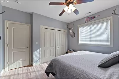 2402 NW Canterbury Dr, Roseburg, OR 97471 - Photo 26