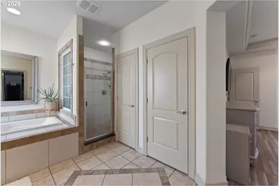 2402 NW Canterbury Dr, Roseburg, OR 97471 - Photo 20