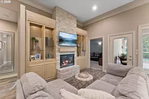 2402 NW Canterbury Dr, Roseburg, OR 97471 - Photo 12