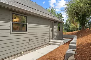 3801 SW Iowa St, Portland, OR 97221 - Photo 36