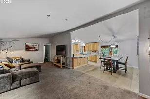 87527 Rhodowood Dr, Florence, OR 97439 - Photo 6