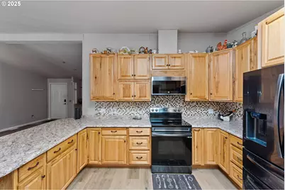 87527 Rhodowood Dr, Florence, OR 97439 - Photo 12