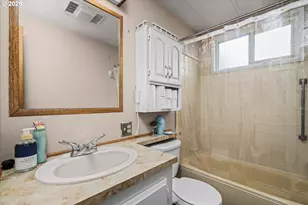 2150 Laura St, Springfield, OR 97477 - Photo 14