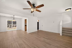 2883 NW 2nd St, McMinnville, OR 97128 - Photo 8