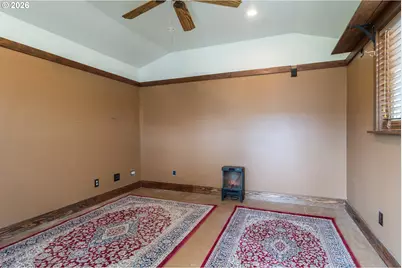 1754 NW Utah Dr, Roseburg, OR 97471 - Photo 42