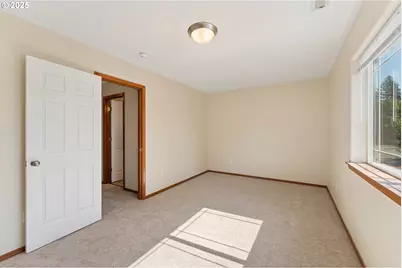 17209 SE Stephens St, Portland, OR 97233 - Photo 40