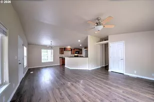 68943 E Cedar Hill Loop, Welches, OR 97067 - Photo 8