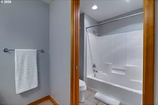 300 W 8th St W, Vancouver, WA 98660 - Photo 32