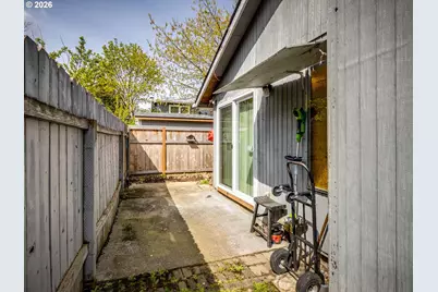 3731 NE 82nd Ave, Portland, OR 97220 - Photo 18