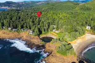 194 SW The Pines Dr, Depoe Bay, OR 97341 - Photo 2