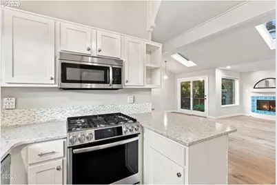 194 SW The Pines Dr, Depoe Bay, OR 97341 - Photo 6