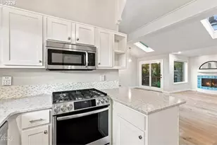 194 SW The Pines Dr, Depoe Bay, OR 97341 - Photo 6