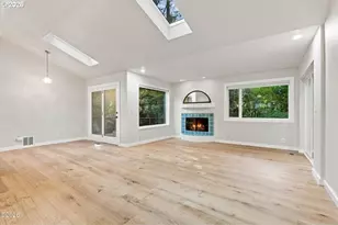 194 SW The Pines Dr, Depoe Bay, OR 97341 - Photo 4