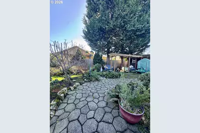 1256 Frogs Leap Ln, Eugene, OR 97404 - Photo 38