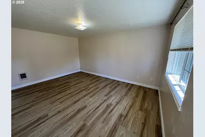 1108 S 11th Ave, Kelso, WA 98626 - Photo 4