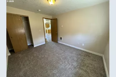 1108 S 11th Ave, Kelso, WA 98626 - Photo 14