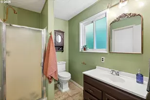 9006 N Gilbert Ave, Portland, OR 97203 - Photo 26