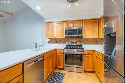21546 SW Peggy Ct, Beaverton, OR 97003 - Photo 10