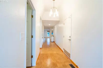 21546 SW Peggy Ct, Beaverton, OR 97003 - Photo 2