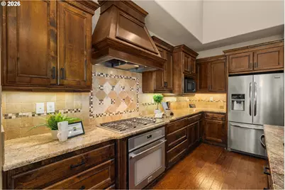 15677 Fieldstone Dr, Lake Oswego, OR 97035 - Photo 16