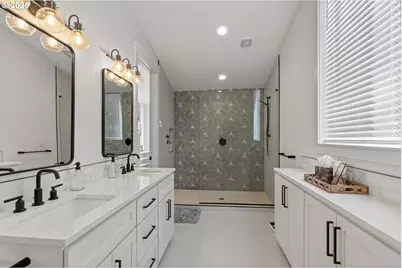 370 Tulip Ln, Woodland, WA 98674 - Photo 34