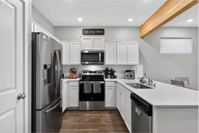 6306 NE 61st Ave, Vancouver, WA 98661 - Photo 4