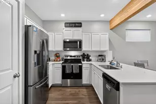 6306 NE 61st Ave, Vancouver, WA 98661 - Photo 4