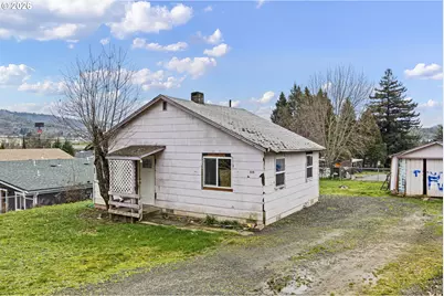 593 NW Sweetbrier Ave, Roseburg, OR 97471 - Photo 32