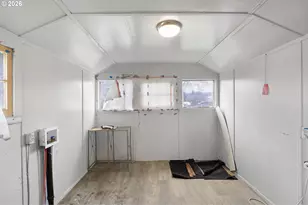 593 NW Sweetbrier Ave, Roseburg, OR 97471 - Photo 20