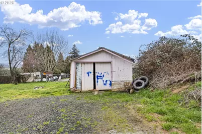 593 NW Sweetbrier Ave, Roseburg, OR 97471 - Photo 42