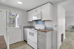 593 NW Sweetbrier Ave, Roseburg, OR 97471 - Photo 18