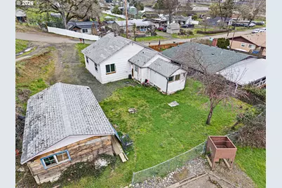 593 NW Sweetbrier Ave, Roseburg, OR 97471 - Photo 44