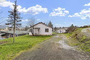 593 NW Sweetbrier Ave, Roseburg, OR 97471 - Photo 30