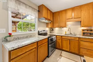 2209 NE 108th Ave, Portland, OR 97220 - Photo 12