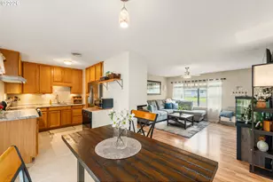 2209 NE 108th Ave, Portland, OR 97220 - Photo 10