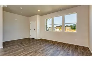 2957 U St, Springfield, OR 97477 - Photo 2