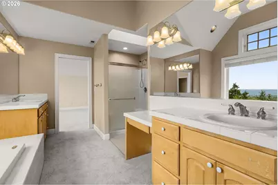 2215 NW Crestview Way, Portland, OR 97229 - Photo 24