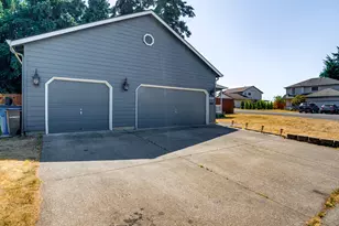 10405 NE 97th St, Vancouver, WA 98662 - Photo 2