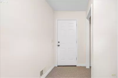 943 Oregon Way, Woodburn, OR 97071 - Photo 20