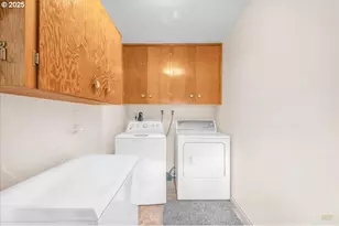 943 Oregon Way, Woodburn, OR 97071 - Photo 28