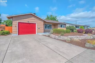 943 Oregon Way, Woodburn, OR 97071 - Photo 2