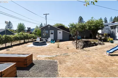 526 W Second Ave, Sutherlin, OR 97479 - Photo 18