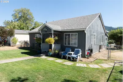 526 W Second Ave, Sutherlin, OR 97479 - Photo 2
