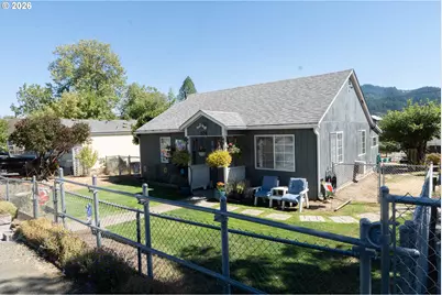 526 W Second Ave, Sutherlin, OR 97479 - Photo 22