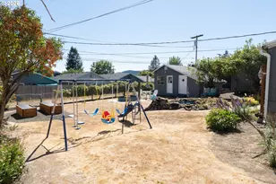 526 W second Ave, Sutherlin, OR 97479 - Photo 16