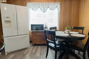 526 W second Ave, Sutherlin, OR 97479 - Photo 10