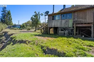 56941 Fishtrap Rd, Coquille, OR 97423 - Photo 8