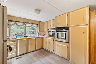 601 Westlog St, Yoncalla, OR 97499 - Photo 10